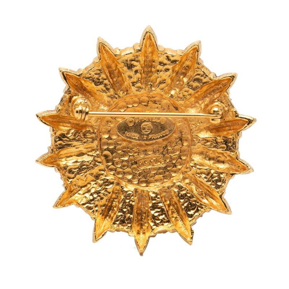 CHANEL Gold Logo Brooch - Picture 2 of 3